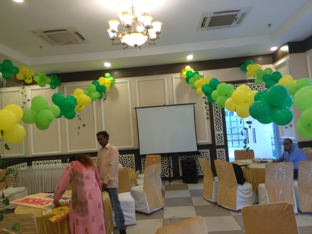 projector on hire in noida